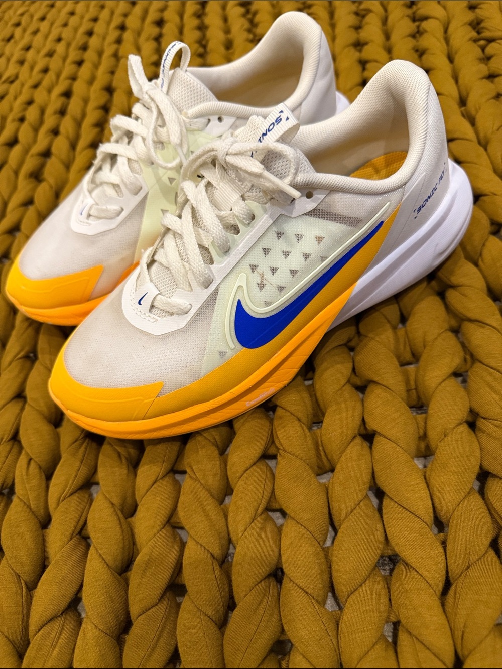 Nike Kids Sonic Fly Sneakers with Yellow and Blue Accents - Size 5